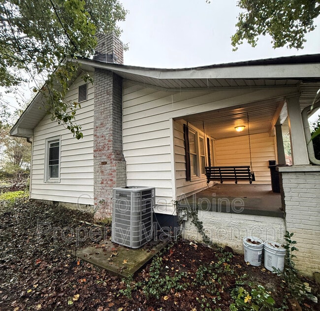 109 Pine Ave in Cherryville, NC - Building Photo - Building Photo