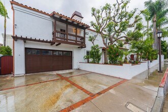 1140 Laurel Ave in Manhattan Beach, CA - Building Photo - Building Photo