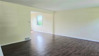 185 Fairgreen Dr in Buffalo, NY - Building Photo