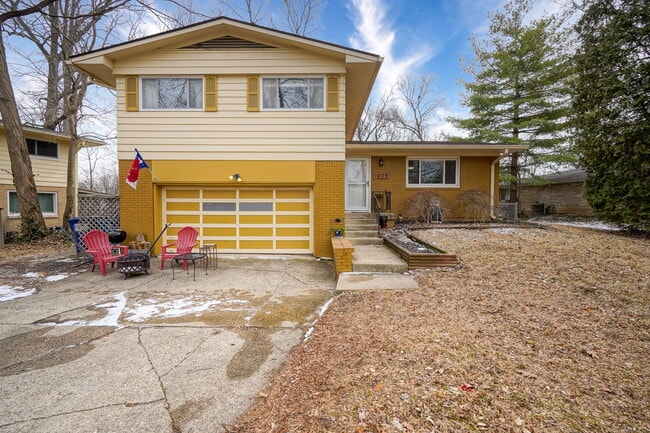 property at 1005 Chevy Chase Ln