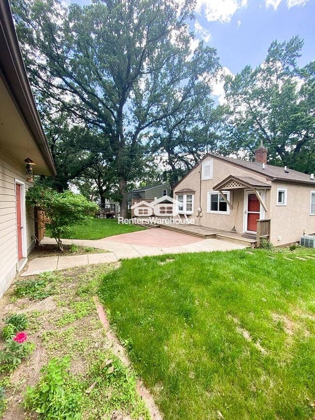 property at 3317 Yosemite Ave S
