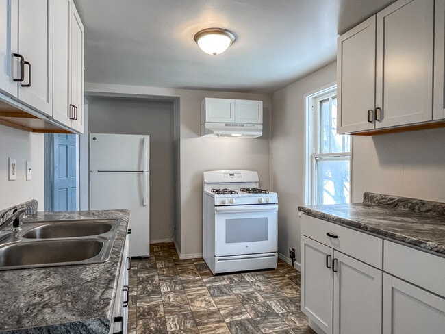 property at 617 W Baraga Ave