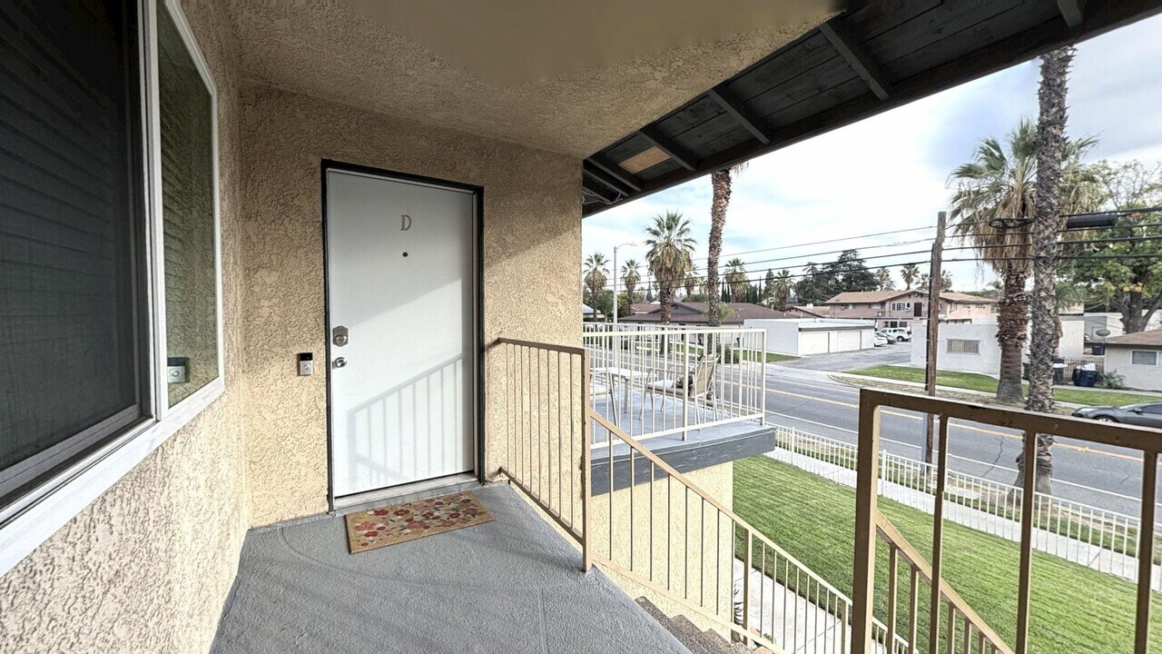 511 E Brockton Ave in Redlands, CA - Building Photo