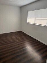 2420 Johnson St, Unit 301 in Hollywood, FL - Foto de edificio - Building Photo