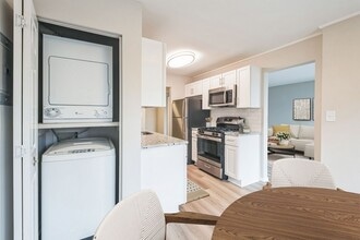 Eagle Rock Apartments at West Springfield in Springfield, VA - Building Photo - Building Photo