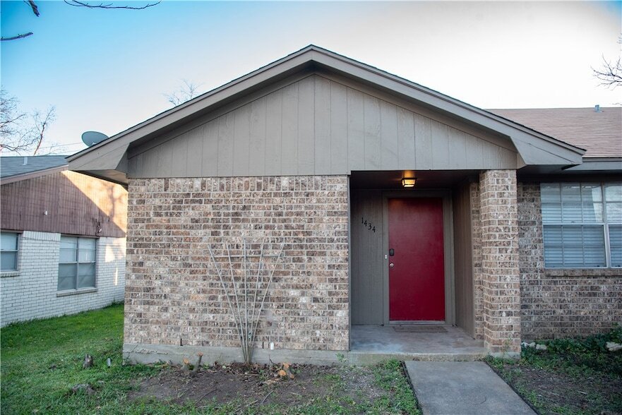 1432 Hawk Tree Dr in College Station, TX - Building Photo