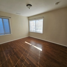 412 Elm Ave in San Bruno, CA - Foto de edificio - Building Photo