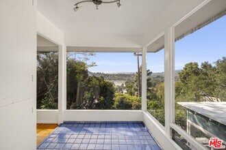 2335 Silver Ridge Ave in Los Angeles, CA - Building Photo - Building Photo