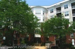 1625 International Dr-Unit -418 in McLean, VA - Foto de edificio