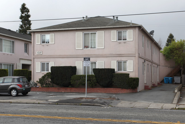 1227 El Camino Real in Burlingame, CA - Building Photo - Building Photo