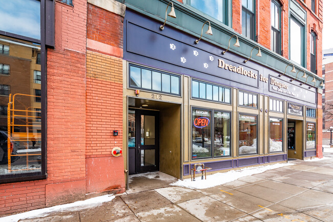 BONNIE JEAN FLATS in St. Paul, MN - Foto de edificio - Building Photo