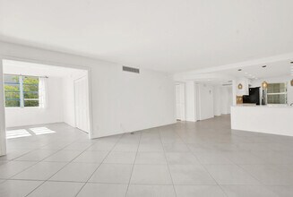 804 Cypress Blvd in Pompano Beach, FL - Building Photo - Building Photo