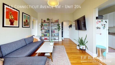 3446 Connecticut Ave NW in Washington, DC - Building Photo - Building Photo