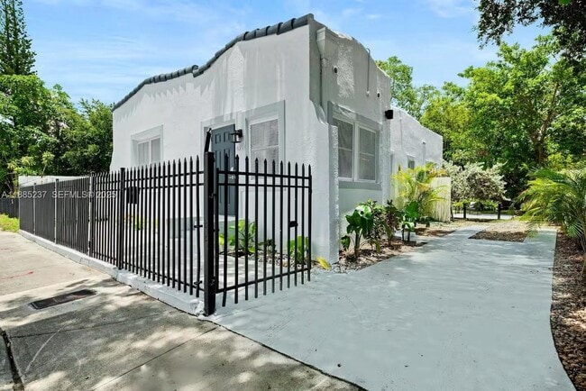 property at 4711 N Miami Ave