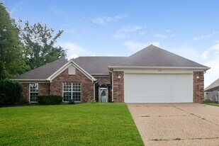 320 Terry Rd in Somerville, TN - Building Photo