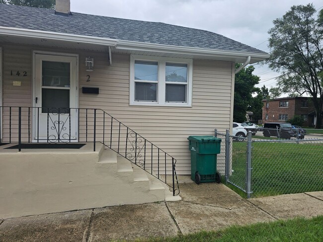 property at 142 Arizona Ave