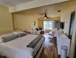 833 10th St in Miami Beach, FL - Building Photo