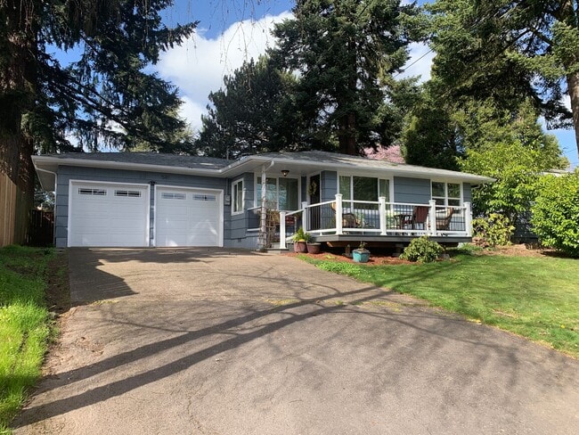 property at 541 Riverview Dr NW