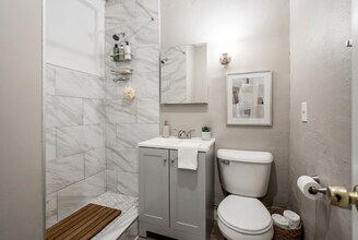 63 E Palmer St in Detroit, MI - Foto de edificio - Building Photo