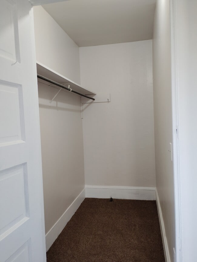 9521 Macon Ave in Cleveland, OH - Foto de edificio - Building Photo