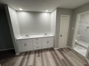 2812 Forest Hills Dr in League City, TX - Building Photo - Building Photo