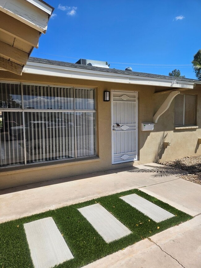 8116 E Monte Vista Rd in Scottsdale, AZ - Building Photo - Building Photo