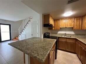 2705 NE 9th Ave in Wilton Manors, FL - Building Photo - Building Photo
