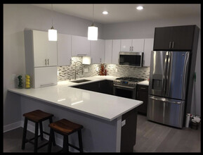 18 Cliveden St, Unit 18 Cliveden St Apt 203W in Quincy, MA - Foto de edificio - Building Photo