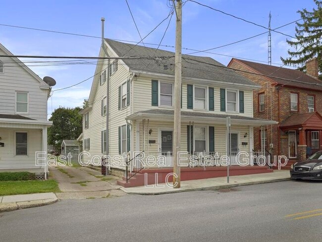 258 W King St in Chambersburg, PA - Building Photo - Building Photo