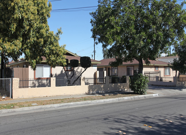 4621 Live Oak St in Bell, CA - Building Photo - Building Photo