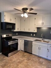 41 Burlington Ct in Hamburg, NJ - Building Photo - Building Photo