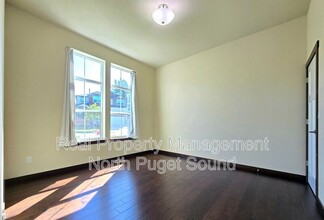 5114 80th Ave NE in Marysville, WA - Building Photo - Building Photo