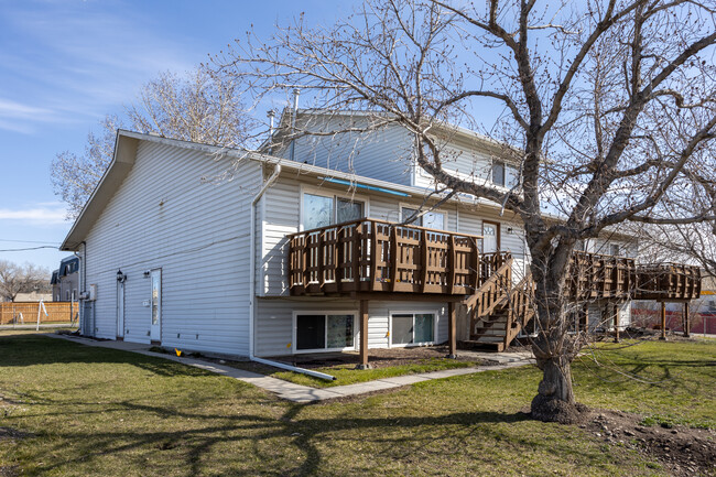 2737B 78 Av SE in Calgary, AB - Building Photo - Building Photo
