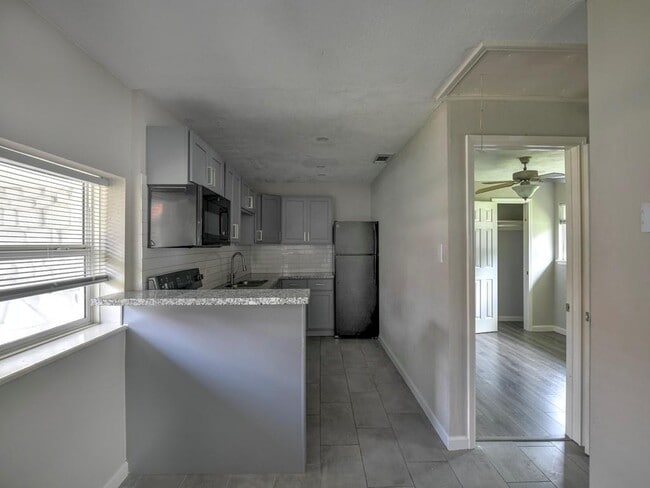 1947 Ojeman Rd in Houston, TX - Building Photo - Building Photo