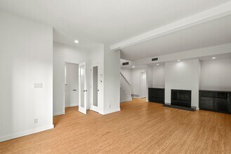 11752 Darlington Ave in Los Angeles, CA - Building Photo - Building Photo