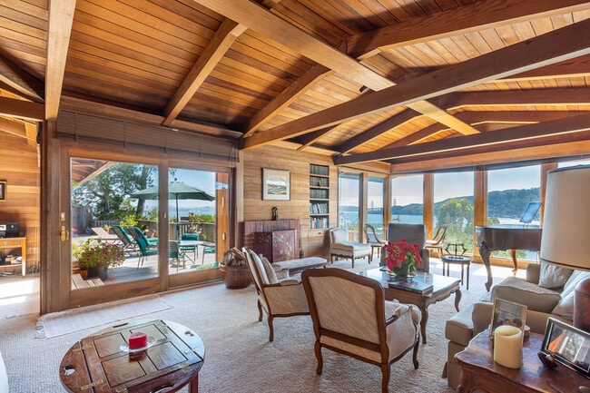 36 Eucalyptus Rd in Belvedere, CA - Building Photo - Building Photo