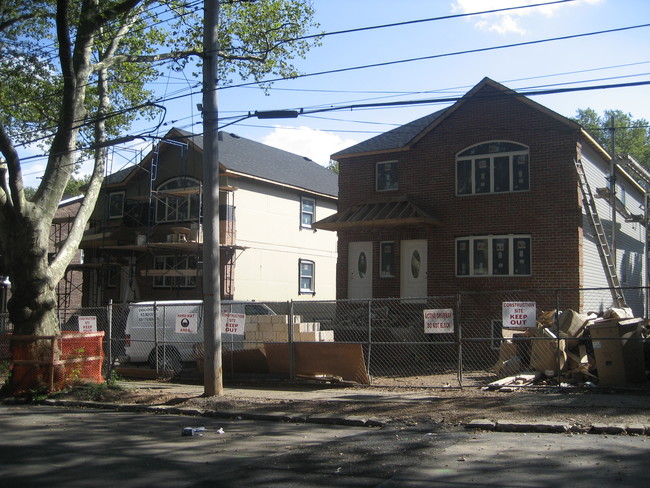 188-194 Greeley Ave in Staten Island, NY - Building Photo - Building Photo