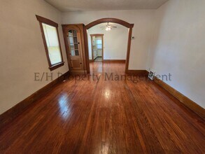 615 S Volutsia Ave in Wichita, KS - Building Photo - Building Photo