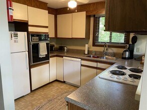 2829 Hopkins Dr in McGaheysville, VA - Building Photo - Building Photo