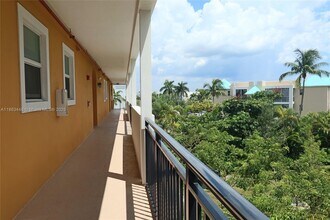 555 E Dania Beach Blvd in Dania Beach, FL - Building Photo - Building Photo