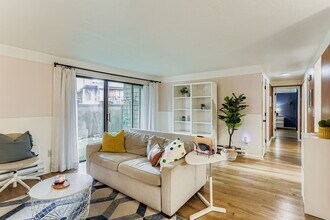 77 Galen St in Lake Oswego, OR - Building Photo - Building Photo