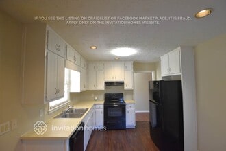 2727 King Arthur Ct in Buford, GA - Foto de edificio - Building Photo