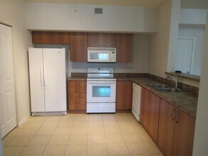 250 NE 3rd Ave, Unit 1213 in Delray Beach, FL - Building Photo - Building Photo