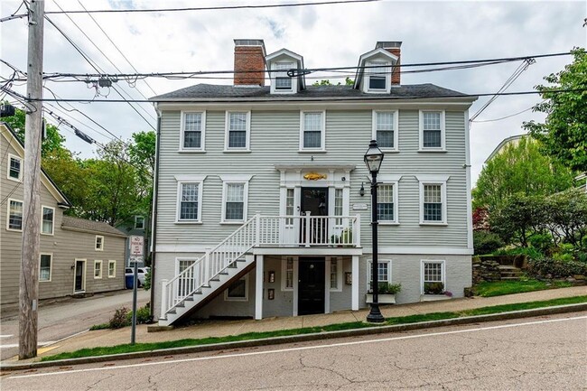 property at 19 King St