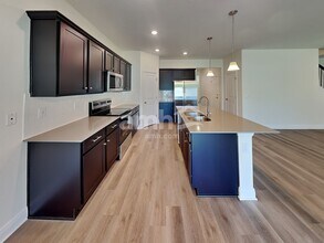 1054 Heavenly Dr in St. Cloud, FL - Foto de edificio - Building Photo