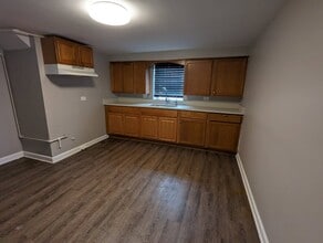7159 S Francisco Ave, Unit G in Chicago, IL - Foto de edificio - Building Photo