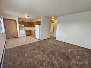 2461 5th Ave in Marion, IA - Building Photo - Building Photo