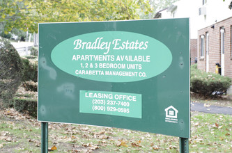 Bradley Estates Phase I Apartments in Meriden, CT - Building Photo - Building Photo