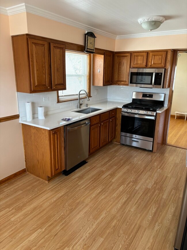 5426 N Monitor Ave, Unit 2 in Chicago, IL - Building Photo - Building Photo