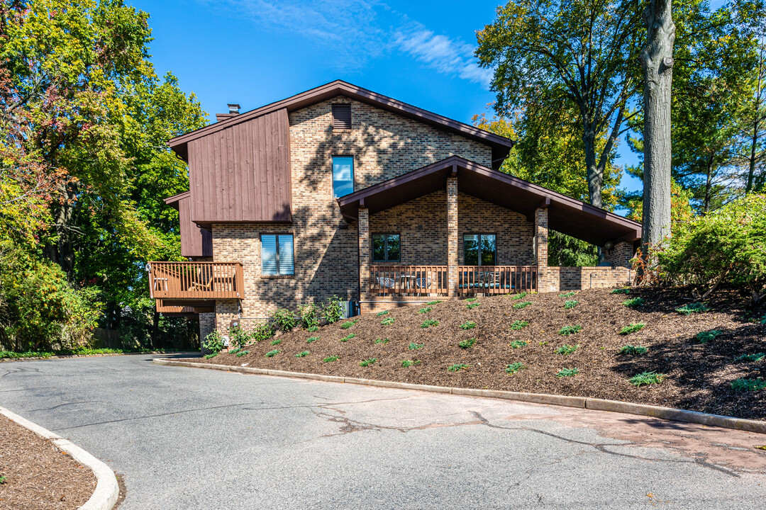 109 E Palisade Ave in Englewood, NJ - Building Photo